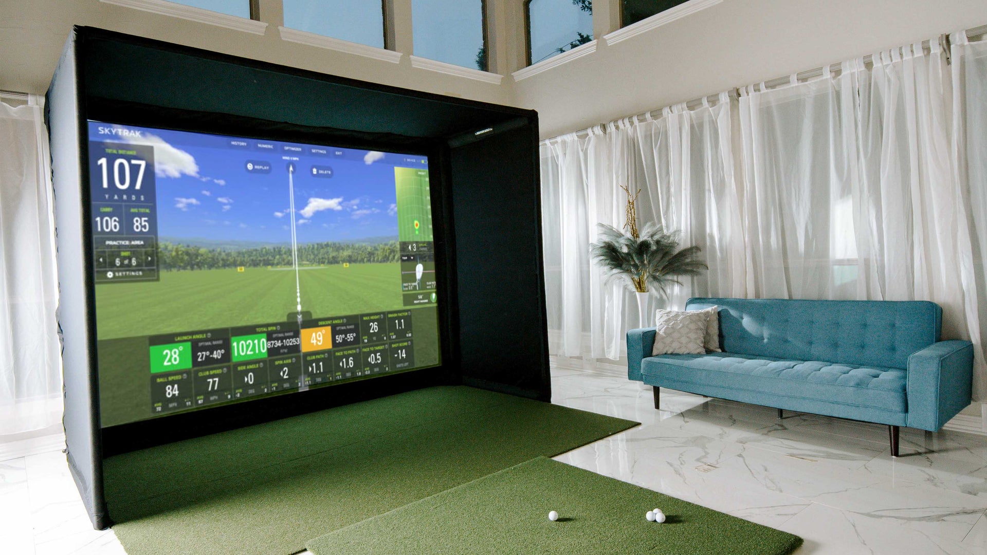 SIG10 Enclosure with SkyTrak Software