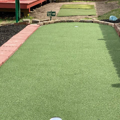 Big Moss Outdoor Putting Green