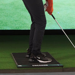 Uneekor Balance Optix Golf Mat with golfer
