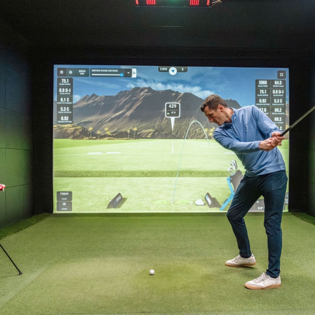 Uneekor EYE XO2 Custom Build with a golfer