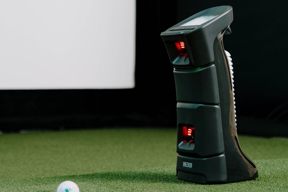 Uneekor EYE MINI Launch Monitor