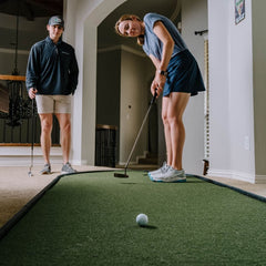 GIMME SIGPRO Putting Green lifestyle shot 2