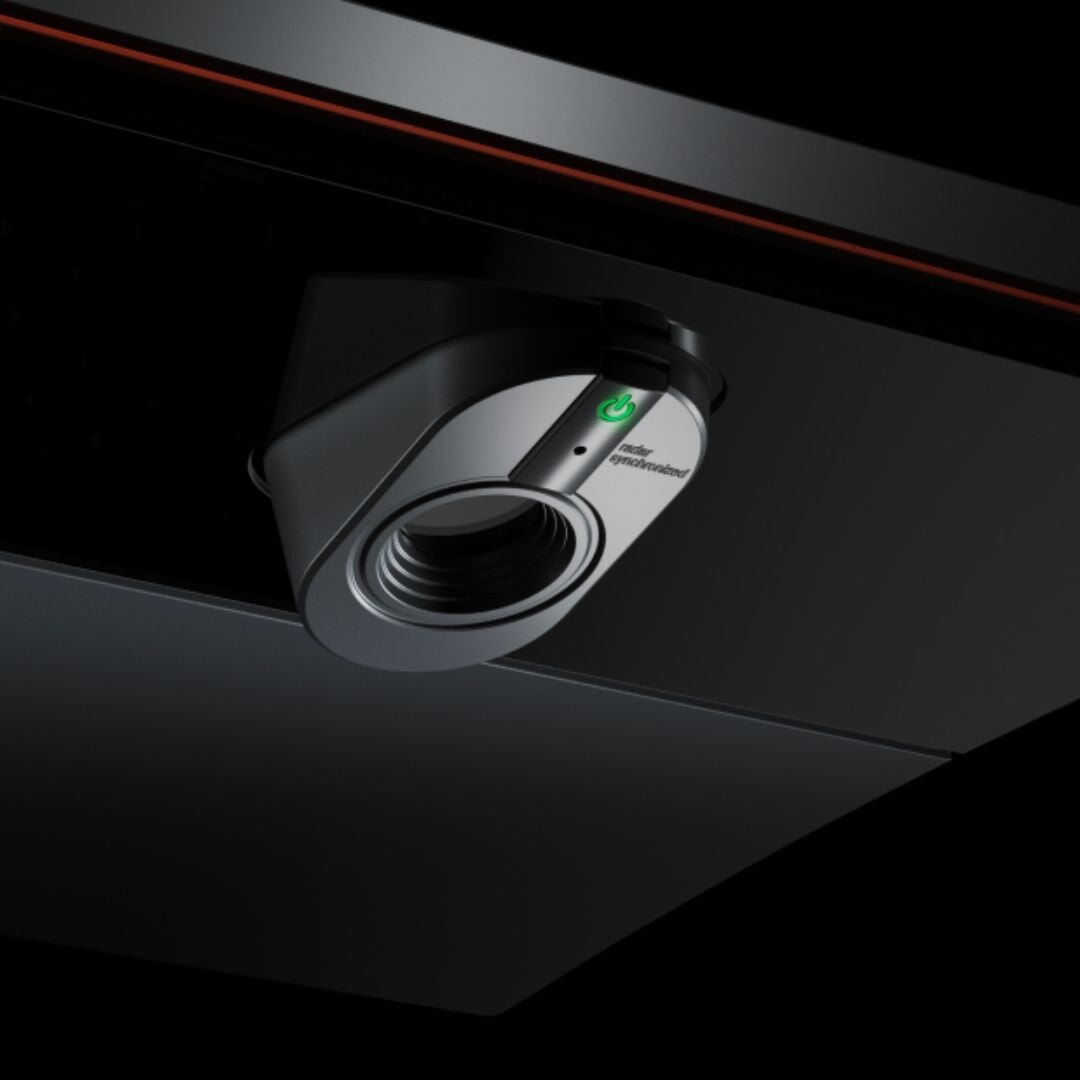 Trackman iO launch monitor zoomed in