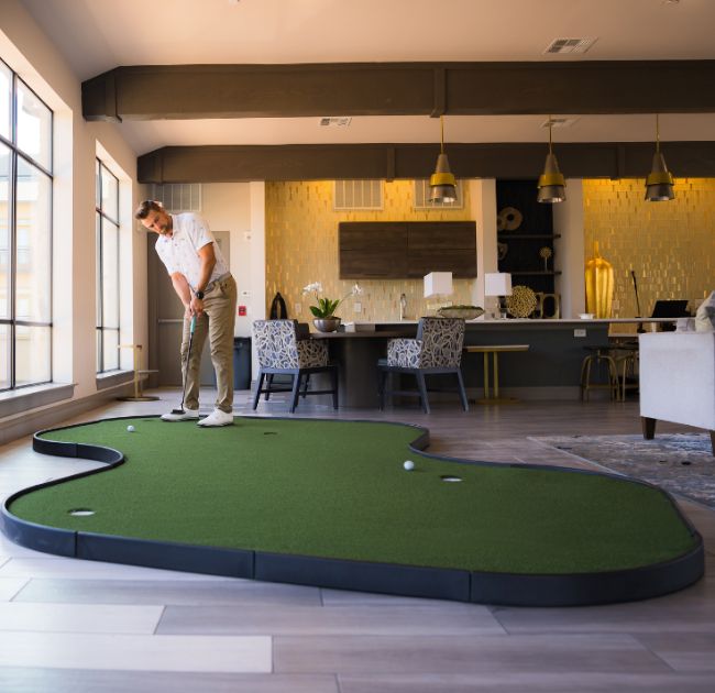 SIGPRO Double Break Putting Green