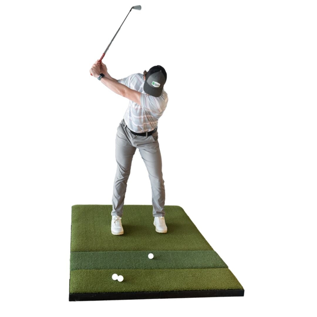 SIGPRO Super Softy 4' x 6' Golf mat with golfer